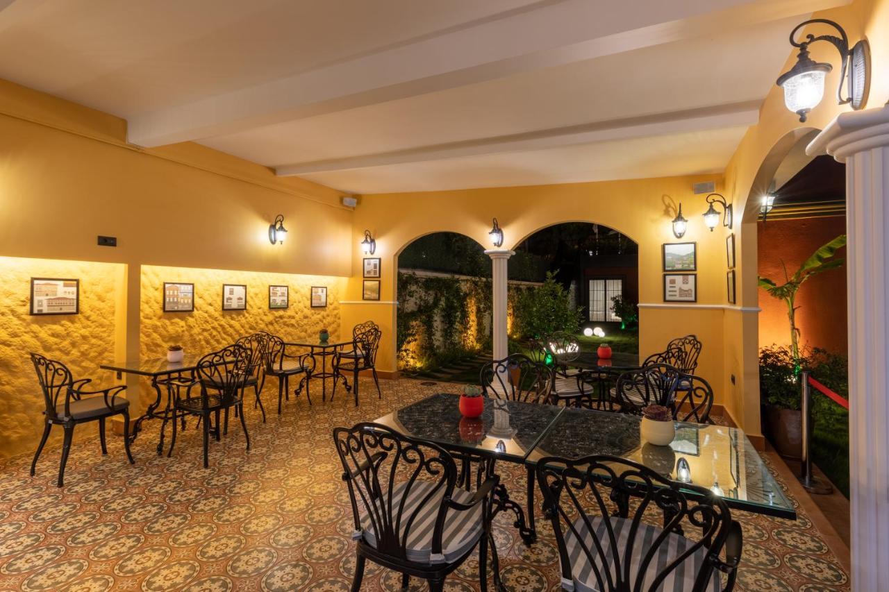 Motif Hotel Чесме Екстериор снимка