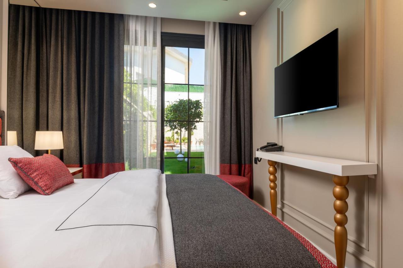 Motif Hotel Чесме Екстериор снимка