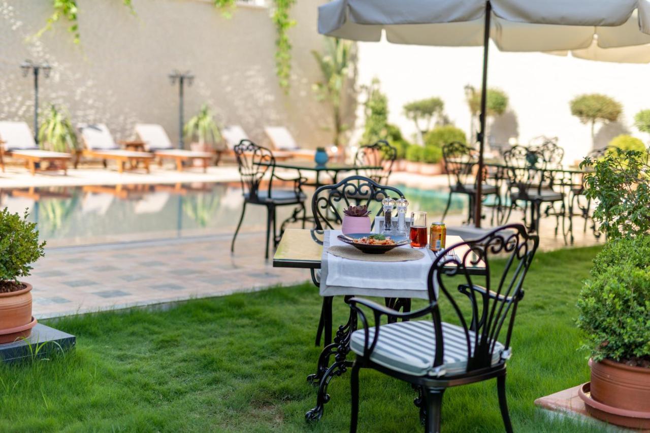 Motif Hotel Чесме Екстериор снимка